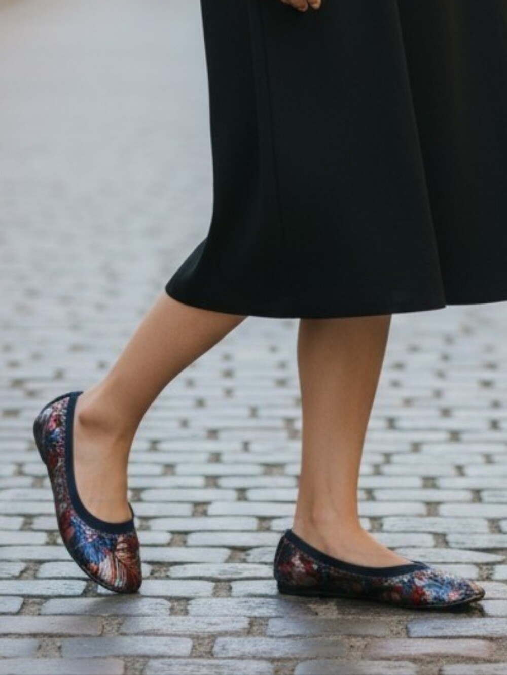 Bandolino Women's Multicolor Floral Ballet Flats - Black